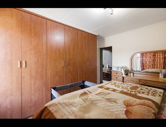 3 BEDROOM APARTMENT FOR SALE IN SUNNINGHILL